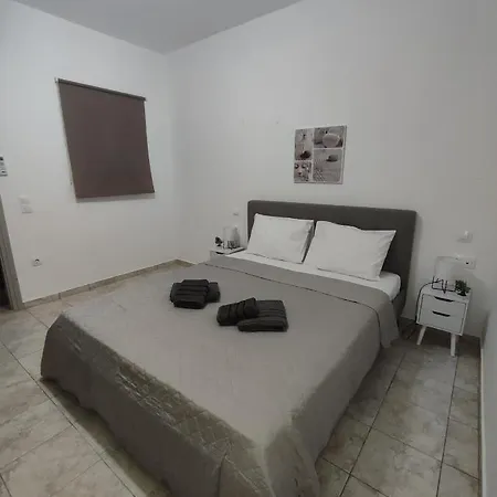 Mia Casaki נאוסה